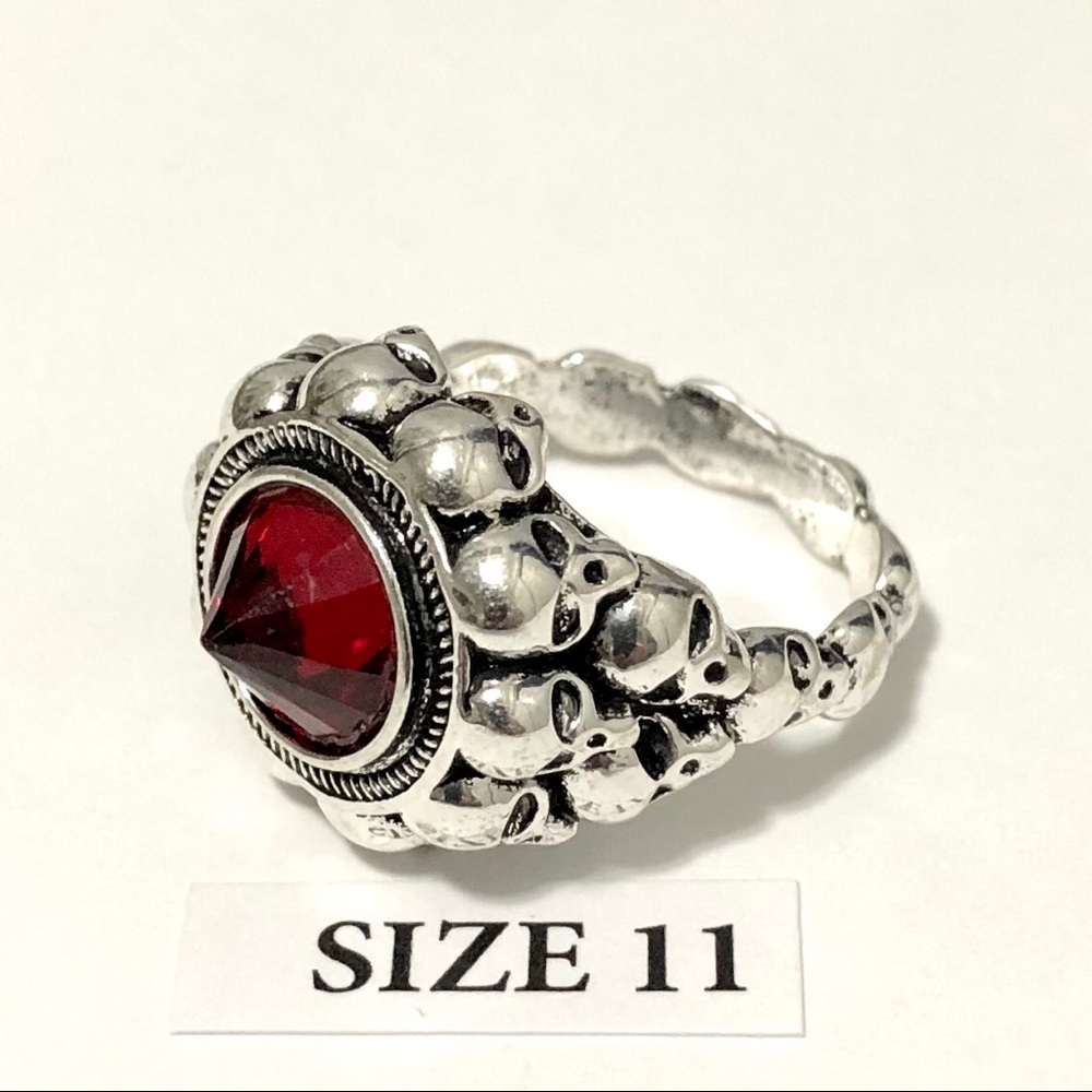 Gothic Skulls Ring, Size 11